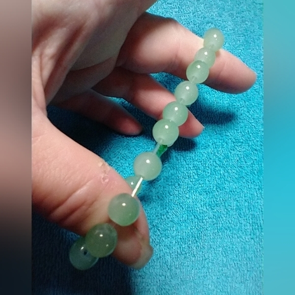 Goldtone green butterfly faux jade stretch bracelet - Picture 2 of 4